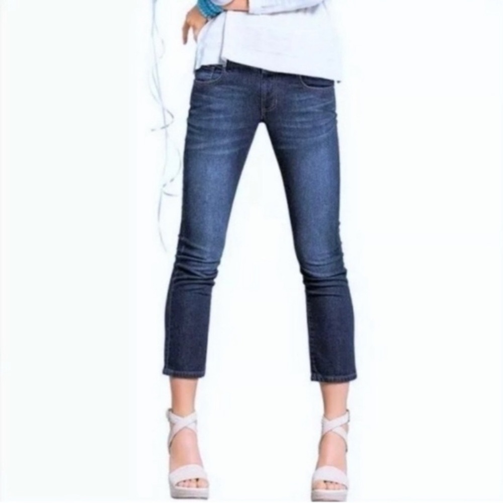 Cabi New Crop Jeans Style 5086 Color Blue Size 6